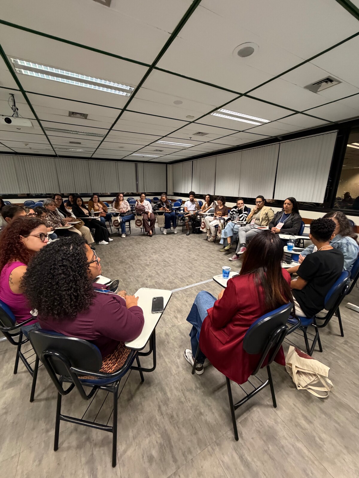19-mostra-regional-de-praticas-em-psicologia-do-rio-de-janeiro-seguranca-publica-psicologia-bilingue-e-resistencia-coletiva-foram-alguns-dos-temas-abordados-nas-mesas-tematicas-do-segundo-dia-do-evento